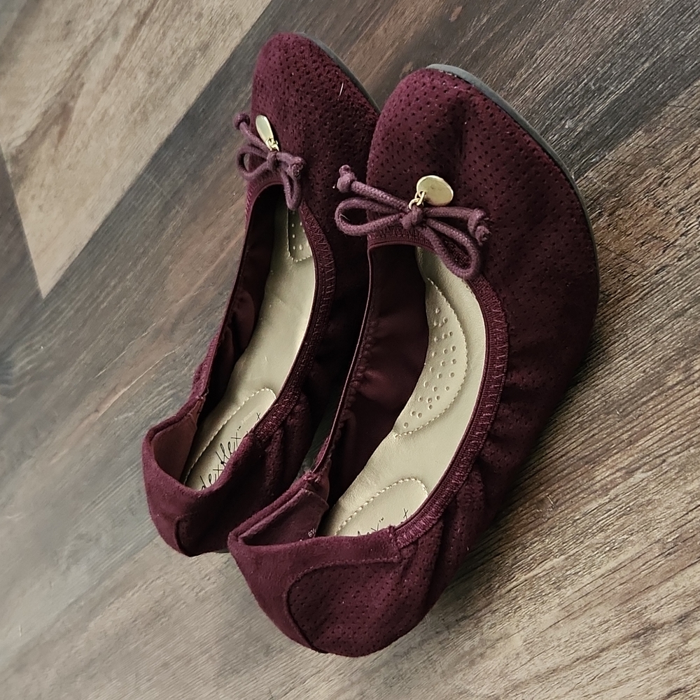 Payless Shoes DEXFLEX comfort wine maroon bow Claire flat shoes size 6 1/2